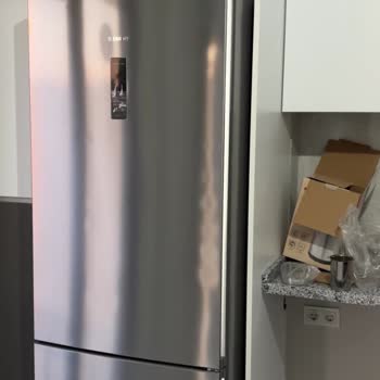 Kusurlu Buzdolabı Kapak Sorunu İçin Tam Değişim Talebi
