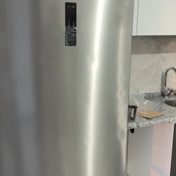 Kusurlu Buzdolabı Kapak Sorunu İçin Tam Değişim Talebi