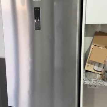 Kusurlu Buzdolabı Kapak Sorunu İçin Tam Değişim Talebi