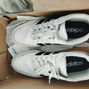 Adidas Ayakkabım Bir Ayda Açıldı, Garanti İncelemesi Red Edildi Ve Mağdur Oldum