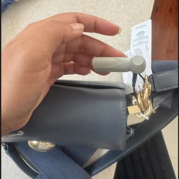 Lacoste Çanta Gönderiminde Dikkatsizlik Ve Yardımsız Müşteri Hizmetleri