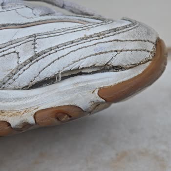Skechers Ayakkabılarda Kısa Sürede Taban Açılması Ve Üst Yırtılmalarına Karşı İade Talebi