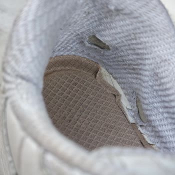 Skechers Ayakkabılarda Kısa Sürede Taban Açılması Ve Üst Yırtılmalarına Karşı İade Talebi
