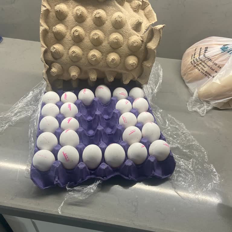 BİM Şubesinde Boş Yuva Bırakılan Yumurta Paketi Eksik Çıktı