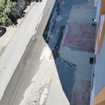 Nur Sokakta Asfalt Çalışması Gecikiyor, Otopark Girişi Kapalı