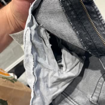 Chris Model Siyah Kot Pantolonun Ceplerinin Hızlı Çözülmesi Ve Garanti Reddi Üzerine Değişim Talebi