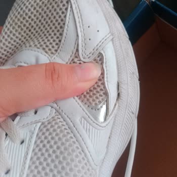 Garanti Sözü Verilen Ayakkabının Yanlardan Açılması Ve Mağazadan Çözüm Bulunamaması