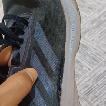 Adidas Ayakkabılarda Erken Açılma Ve Mağazanın Sorumluluk Reddi
