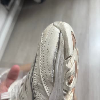 Skechers Ayakkabısının Kısa Sürede Yırtılması Ve Ücret İadesi Talebi