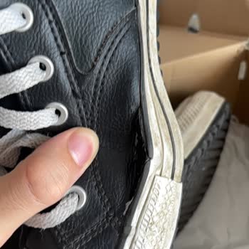 Converse Ayakkabım Kısa Sürede Yırtıldı, Garanti 'Kullanıcı Hatası' Olarak Değerlendirildi