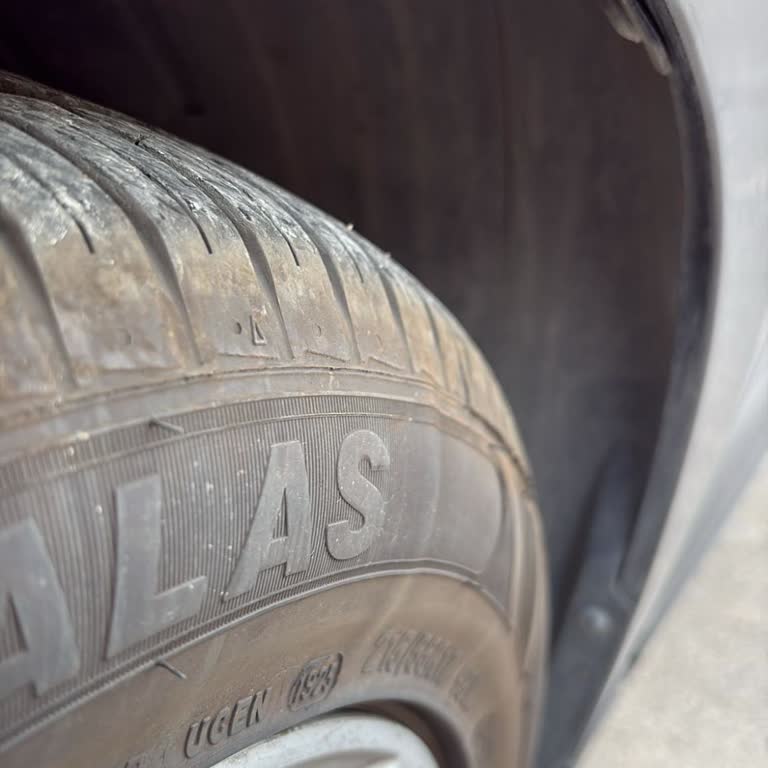 Seha 215/55/R17 Lastiğinin Kısa Sürede Yanaktan Balon Yapması Ve Değişim Talebi