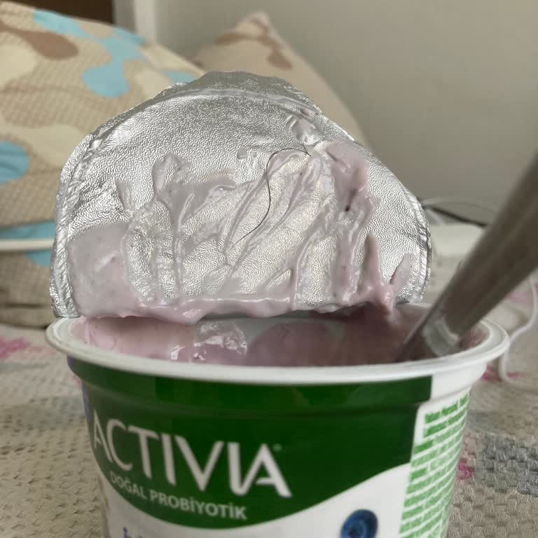 Activia Yoğurdunda Kıl Tespiti Hijyen Endişesi Yaratıyor
