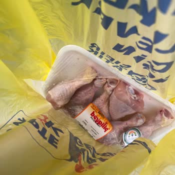Sağlık Riski Taşıyan Bozulmuş Tavuk Ve Yetersiz Mağaza Yanıtı