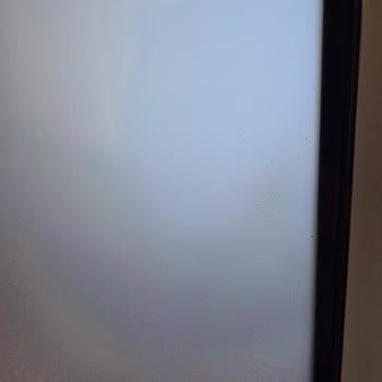 Panel Çerçeve Ayrılması Ve Ölü Piksel Problemiyle Vestel TV Değişim Talebi