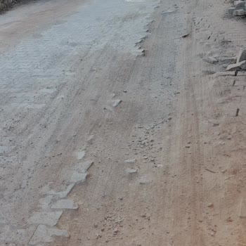Tatil Sezonunda Yol Çalışması Nedeniyle Yoğun Toz Ve Gürültü Mağduriyeti