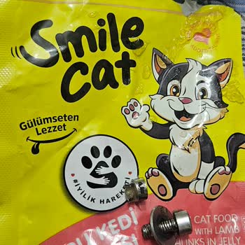 Furpa Marketler Satılan Kedi Mamasında Metal Parçalar Bulundu
