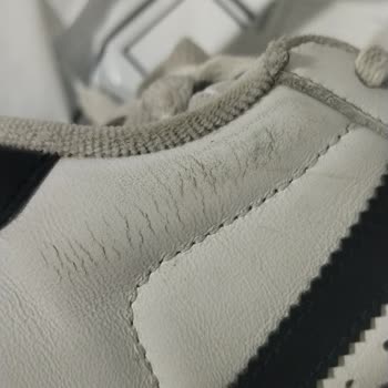Adidas Ayakkabısının Kısa Sürede Açılan Dikişleri Ve Çatlakları İçin İade Talebi