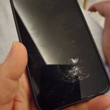 Honor Magic 8 Lite’in Dayanıklılık İddiaları Gerçekle Uyuşmadı: Servis İncelemesi Ve İade Talebi