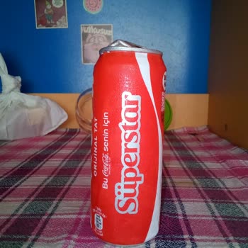 Daha Daha Son Kullanma Tarihi Geçmiş Ve Hasarlı Kutu Kola