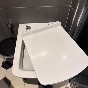 Bakımsız Villa Ve Şiddetli Gider Kokusu İçin Ücret İadesi Talebi