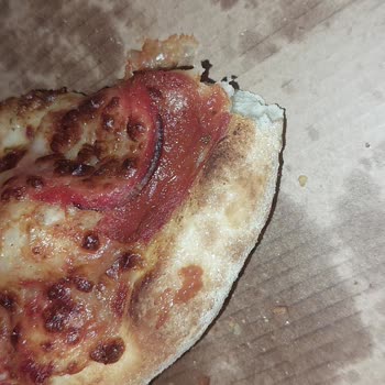 Ketçaplı Pizza Ve Donmuş Dürümos İle Tekrarlanan Memnuniyetsizlik