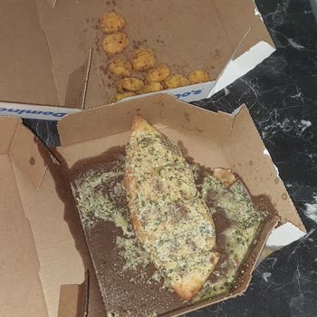 Ketçaplı Pizza Ve Donmuş Dürümos İle Tekrarlanan Memnuniyetsizlik