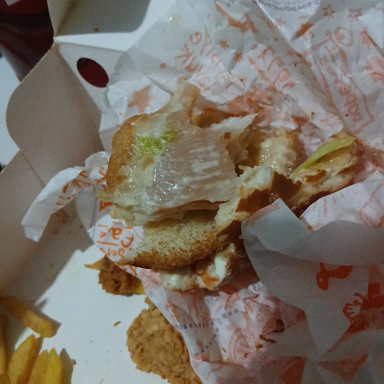 Çiğ Tavuklu Hamburger Ve Eksik Sufle, Sağlık Riski Ve Yetersiz İade