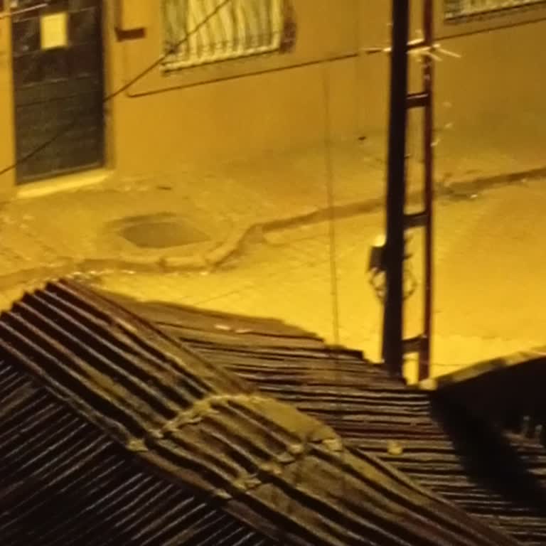Kablolar Asfaltta Kopuk, İnternet Yok Ve Ekip Gelmiyor