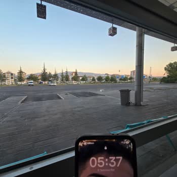 Rötar Ve Kaba Personel Nedeniyle Uçuşunu Kaçıran Yolcunun Şikayeti