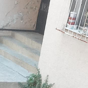 Mithatpaşa Mahallesinde Çöp Konteyneri Yanına Sürekli Eşya Ve Moloz Dökülmesi