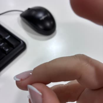 Kalıcı Oje Sonrası Tırnaklarda Kanama Ve Hijyen Sorunu
