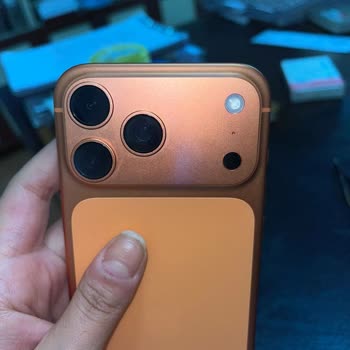 Kozmik Turuncu Telefonumda Renk Solması Apple’ın Kullanıcı Hatası İddiasına Karşı