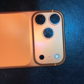 Kozmik Turuncu Telefonumda Renk Solması Apple’ın Kullanıcı Hatası İddiasına Karşı