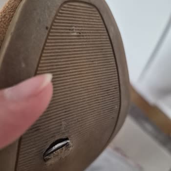 Ayakkabı Tabanı Dört Kullanımdan Sonra Açıldı, Değişim Süreci Uzayıp Yanıtsız