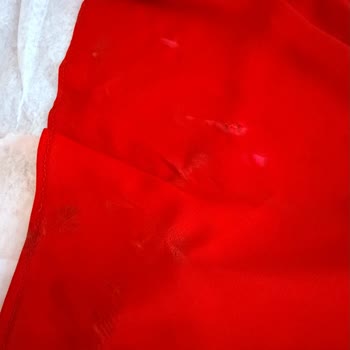 Zara’dan Kirli Ve Yırtık Elbise Teslim Edildi