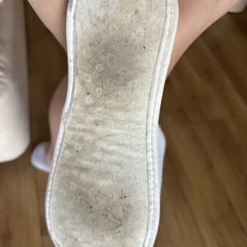 Otel Personelinin Çocuk Ve Anneye Karşı Saygısız Ve Kaba Davranışı