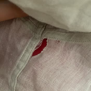 Kısa Sürede Yırtılan Keten Gömlekler İçin Değişim Ve İade Talebi