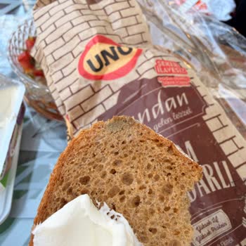 Migros UNO Çavdarlı Ekmekte Küf Tespiti: Alerjisi Olan Tüketiciyi Tehlikeye Attı