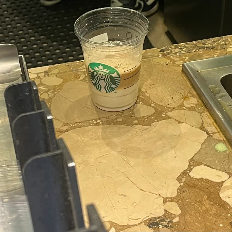 Starbucks’ta Yarım Dolu Ice Latte Ve 205 TL’lik Boşluk