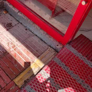 Şok Market Çıkış Rampası Kayganlığı Çocuğumun Yaralanmasına Neden Oldu