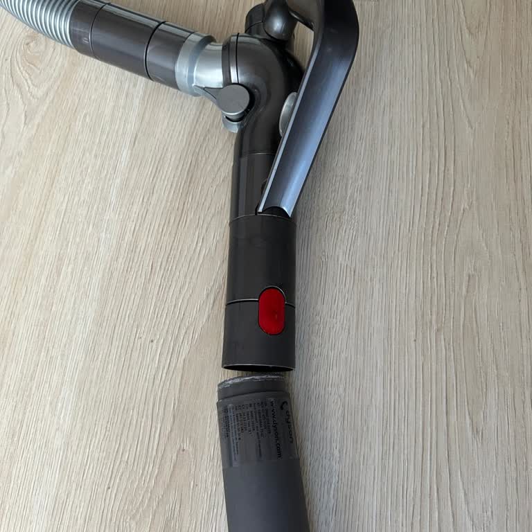 Dyson Süpürge Borusu Kırıldı, Yedek Parça Gönderimi Gecikiyor