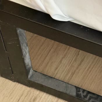 Ek Yatak Çökmesi Ve Otel Yetkililerinin İlgisiz Tutumu