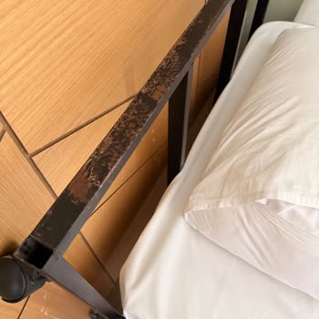 Ek Yatak Çökmesi Ve Otel Yetkililerinin İlgisiz Tutumu
