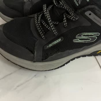 5 Ayda Yırtılan Skechers Ayakkabı Ve Mağaza Cevapsızlığı