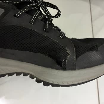 5 Ayda Yırtılan Skechers Ayakkabı Ve Mağaza Cevapsızlığı