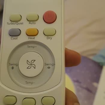 ECA Klima Kumandasının Gece Işığı Olmaması Ve Çözüm Talebi
