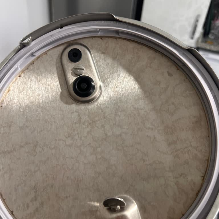 Fissler Düdüklü Tencere Üç Kullanımda Kalıcı Lekeler Ve Renk Değişimi
