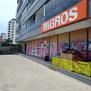 Migros Ayaş Mağazasında Çıkış Kapısının Tasarımı Müşteriyi Yaraladı