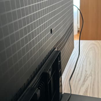 TCL Televizyonunun Montaj Hatası Nedeniyle Kaçak Akım Ve Fiziksel Deformasyon Riski