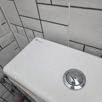 Klozet Kapağındaki Vida Yedek Parça Olmadan Değiştirilemiyor